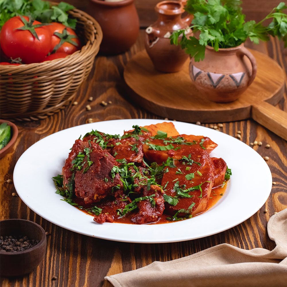 "Entdecken Sie Pul Biber Chiliflocken von Nabali Fairkost, nachhaltig angebaut und direkt aus Tunesien. Mit ihrem intensiven Aroma und der milden Schärfe verfeinern sie eine Vielzahl von Gerichten. Unsere fair gehandelten Gewürze werden in Kooperation mit Roots Natural sorgfältig verarbeitet und bieten höchste Qualität. Perfekt für Fleisch, Gemüse, Suppen und mehr – im praktischen wiederverschließbaren Beutel!"