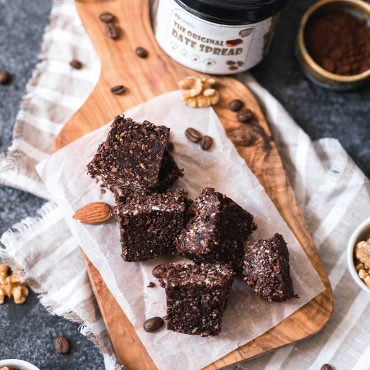 Genieße köstliche Dattel- und Espressohäppchen – die perfekte Kombination aus süßen Datteln und kräftigem Espresso. Ideal als Snack oder zum Kaffee!
