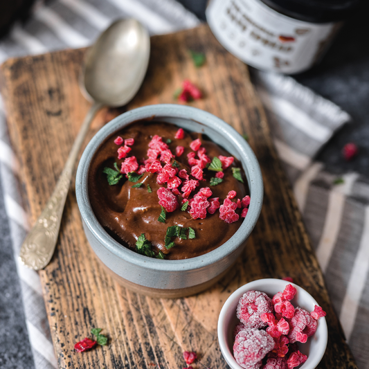 Entdecke das Rezept für samtig-cremige Schokoladenmousse – das perfekte Dessert für Schokoladenliebhaber! Einfach in der Zubereitung und vielseitig im Geschmack.