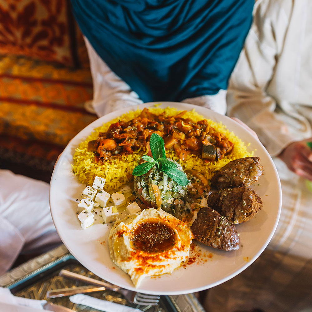 "Entdecken Sie die vielseitigen 7-Baharat Gewürze von Nabali Fairkost. Authentisch und von höchster Qualität, perfekt für Fleischgerichte, Eintöpfe, Gemüse und mehr. Unsere nachhaltig produzierten Gewürze kommen im wiederverschließbaren Beutel und halten Ihre Speisen aromatisch. Zahlreiche Rezepte online verfügbar!\t"