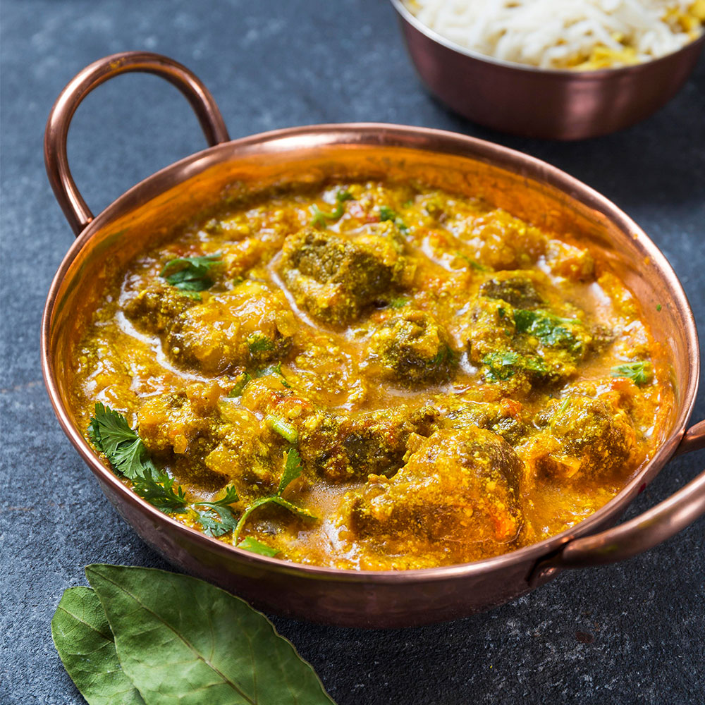 "Entdecken Sie unser fair gehandeltes Curry Madrassa Gewürz aus Nordafrika! Diese aromatische Mischung aus hochwertigen Gewürzen verleiht Ihren Gerichten eine exquisite Tiefe und Geschmack. Ideal für Currys, Eintöpfe und Reisgerichte. Genießen Sie mit unserem Rezept für Kichererbsen-Curry eine köstliche, würzige Mahlzeit. In einer praktischen Aroma-Dose verpackt, bleibt die Frische der Gewürze erhalten. Erleben Sie den Geschmack der Tradition und unterstützen Sie nachhaltige Landwirtschaft!"