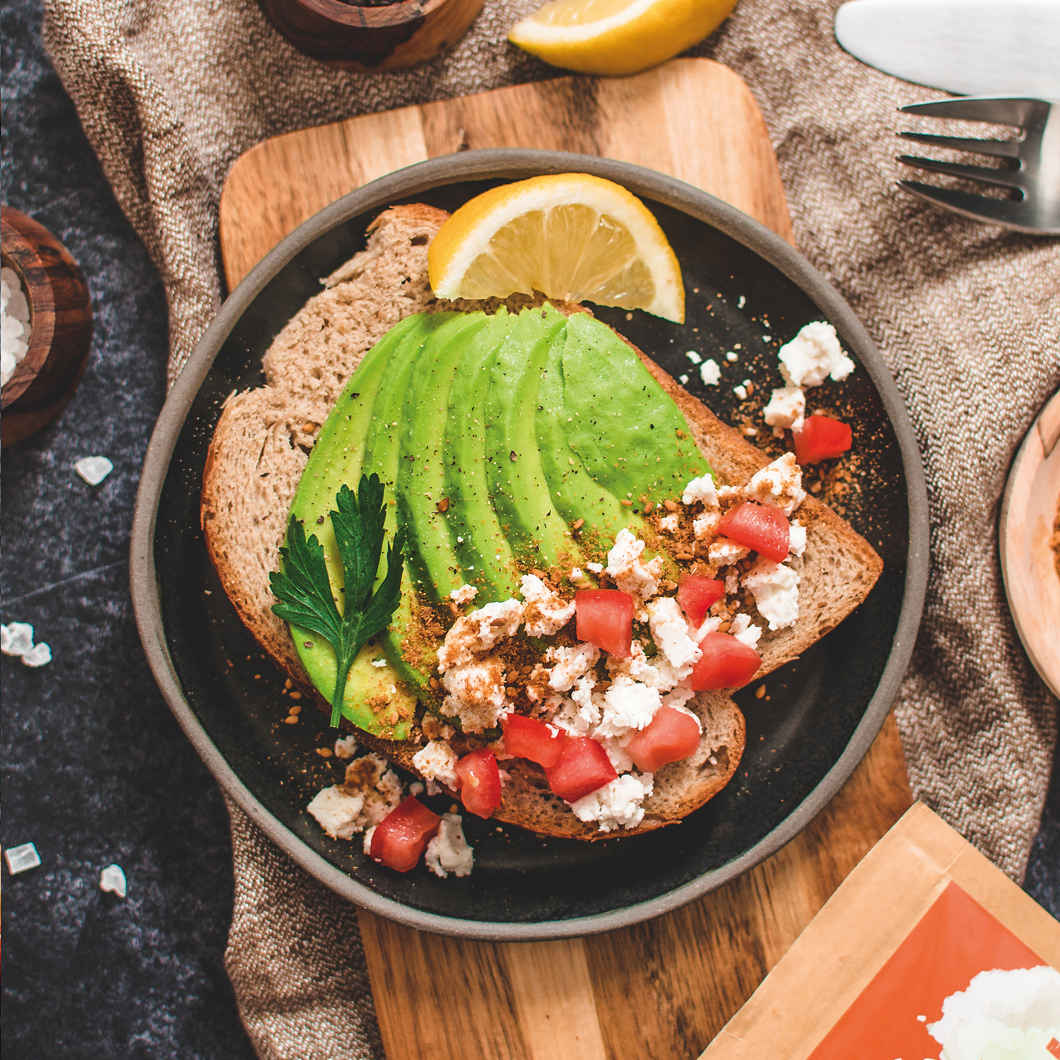 Avocado Dukkah Aufstrich — Nabali Fairkost